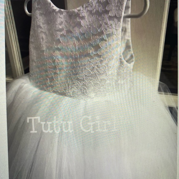 Flower girls dress• Tutu girl brand (Etsy)• ivory with tulle - Picture 2 of 3
